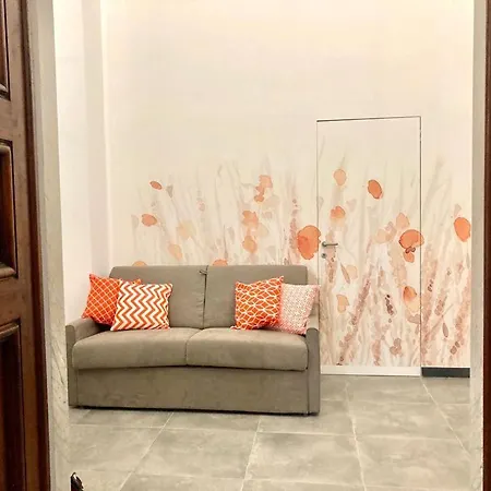 Happy Family U Papaviou Lägenhet