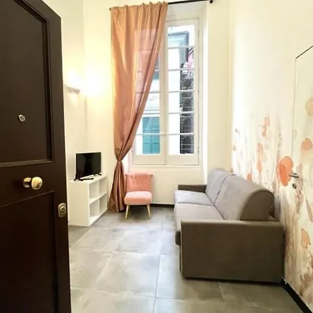 Happy Family U Papaviou Lägenhet *