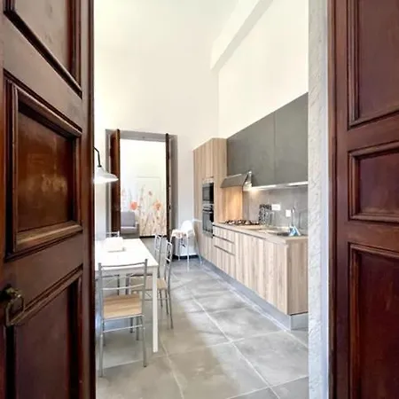 Happy Family U Papaviou Lägenhet *